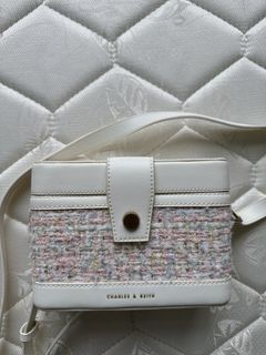 （分類：）位於 。 由 swagggnihc 提交（商品編號 1457569001，圖片 1）。簡介： 。