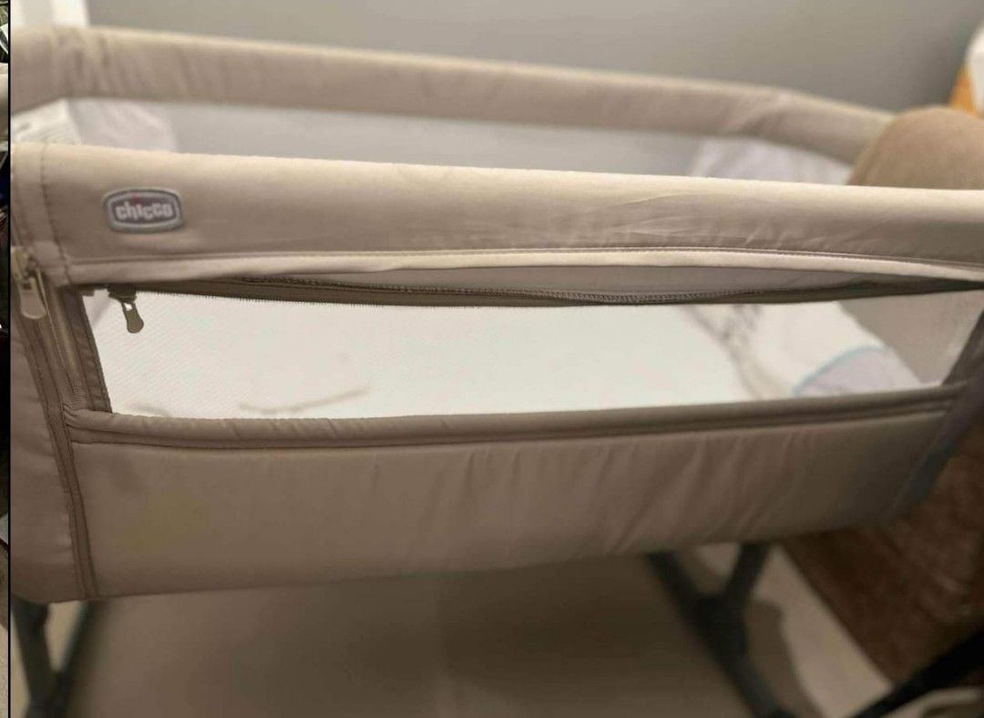 Chicco Baby Crib Bassinet Bedside Sleeper (Category: Cots & Cribs) located in Manila. Submitted by young_royalbird.621783 (Listing ID 1457706568, Image 3). Description: - Chicco bedside sleeper crib - Mesh sides for excellent airflow - Adjustable height settings for customized comfort - Easy to move around your home - Convenient zip-open side for easy access - Ideal for keeping your baby close at night Location : Mendez near Tagaytay Cavite Lalam