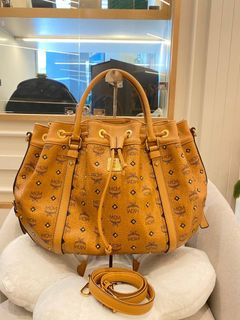 (Category: ) located in . Submitted by watchluxury888 (Listing ID 1457635273, Image 1). Description: .