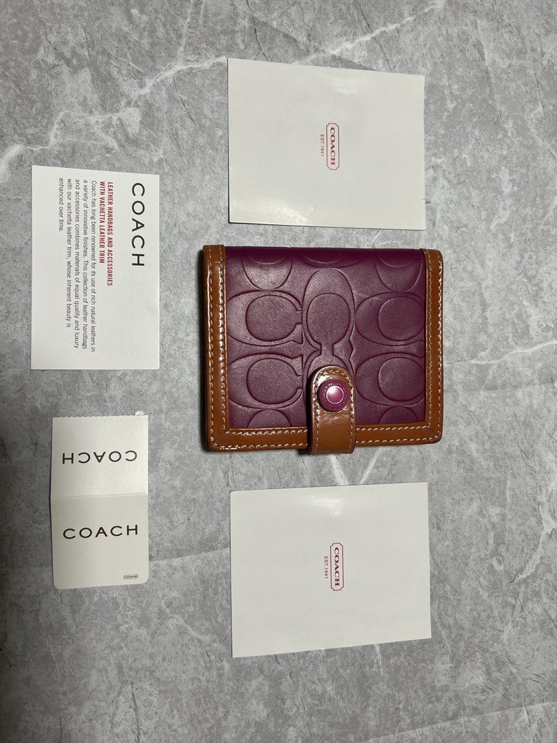 coach bi fold wallet (Category: Wallets & Card holders) located in Quezon City. Submitted by brand.selection (Listing ID 1457665715, Image 2). Description: coach bi fold wallet.