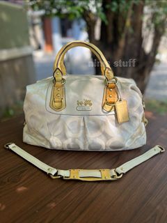 (Kategori: ) berada di . Dikirim oleh ninis_stuff_02 (ID iklan 1457631280, Gambar 1). Deskripsi: .