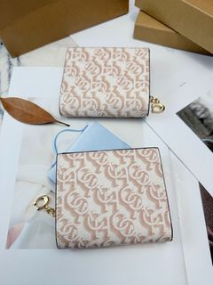 （分類：）位於 。 由 bellezza. 提交（商品編號 1457589740，圖片 1）。簡介： 。