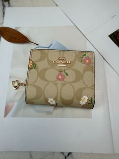 （分類：）位於 。 由 bellezza. 提交（商品編號 1457632561，圖片 1）。簡介： 。