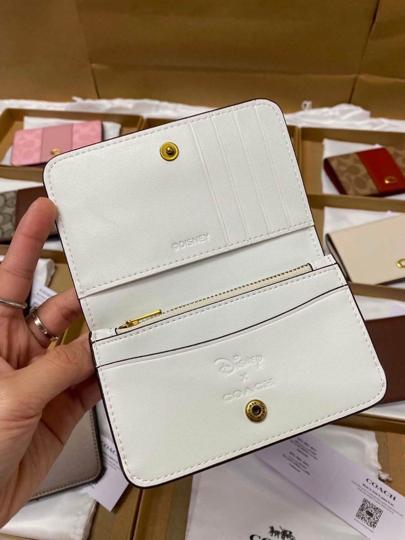 Coach Slim Bifold Wallet (Category: Wallets & Card holders) located in Manila. Submitted by msddirectfactoryoutlet (Listing ID 1457651587, Image 3). Description: US Grade 100%.