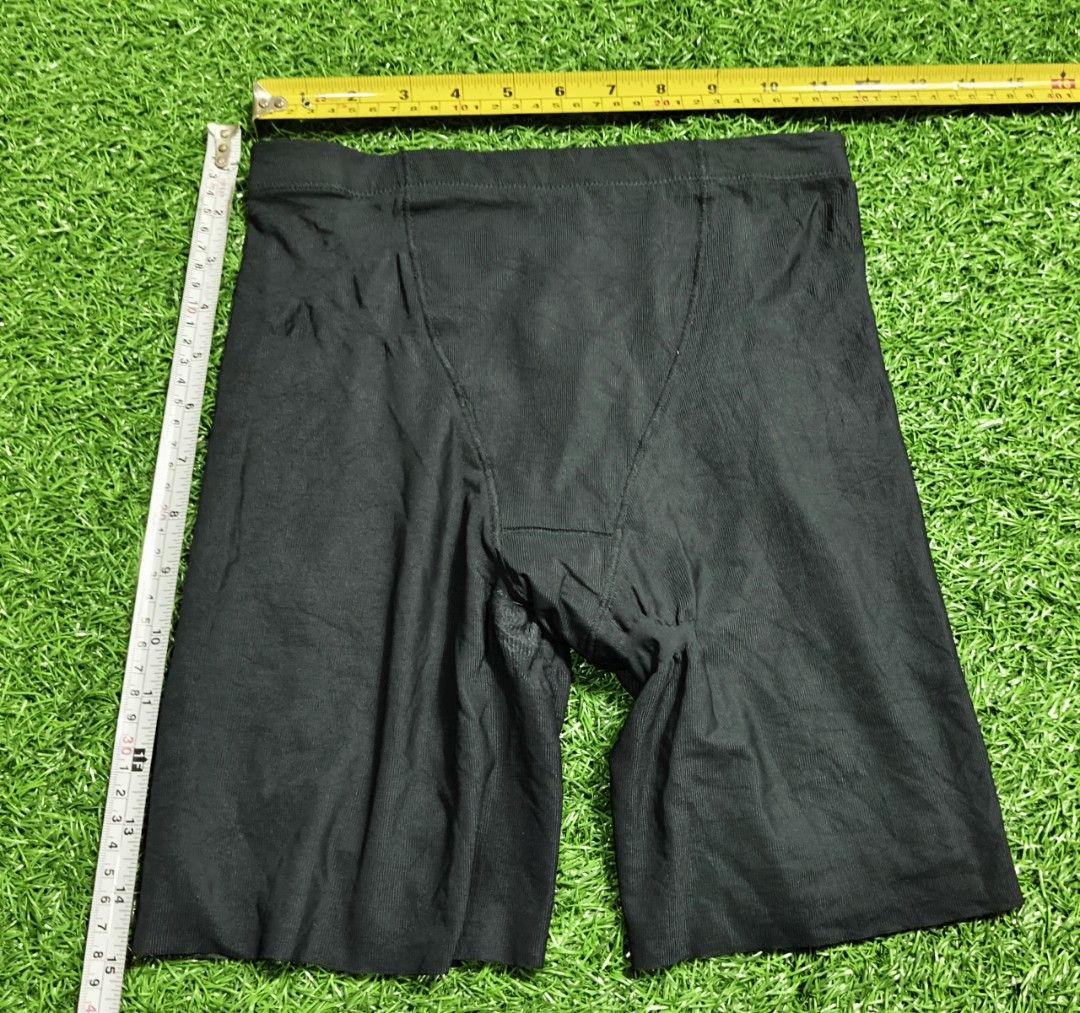 Code : 1032 (Category: New Undergarments & Loungewear) located in Sungai Buloh. Submitted by Zirahh.BndleNightware (Listing ID 1457632866, Image 1). Description: 9/10.