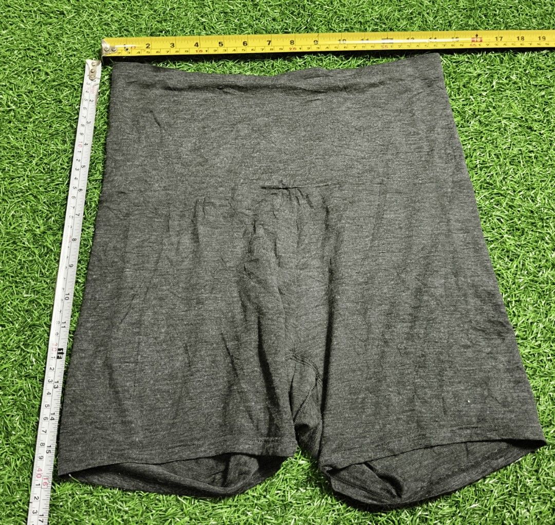 Code : 1038 (Category: New Undergarments & Loungewear) located in Sungai Buloh. Submitted by Zirahh.BndleNightware (Listing ID 1457634918, Image 1). Description: 9/10.