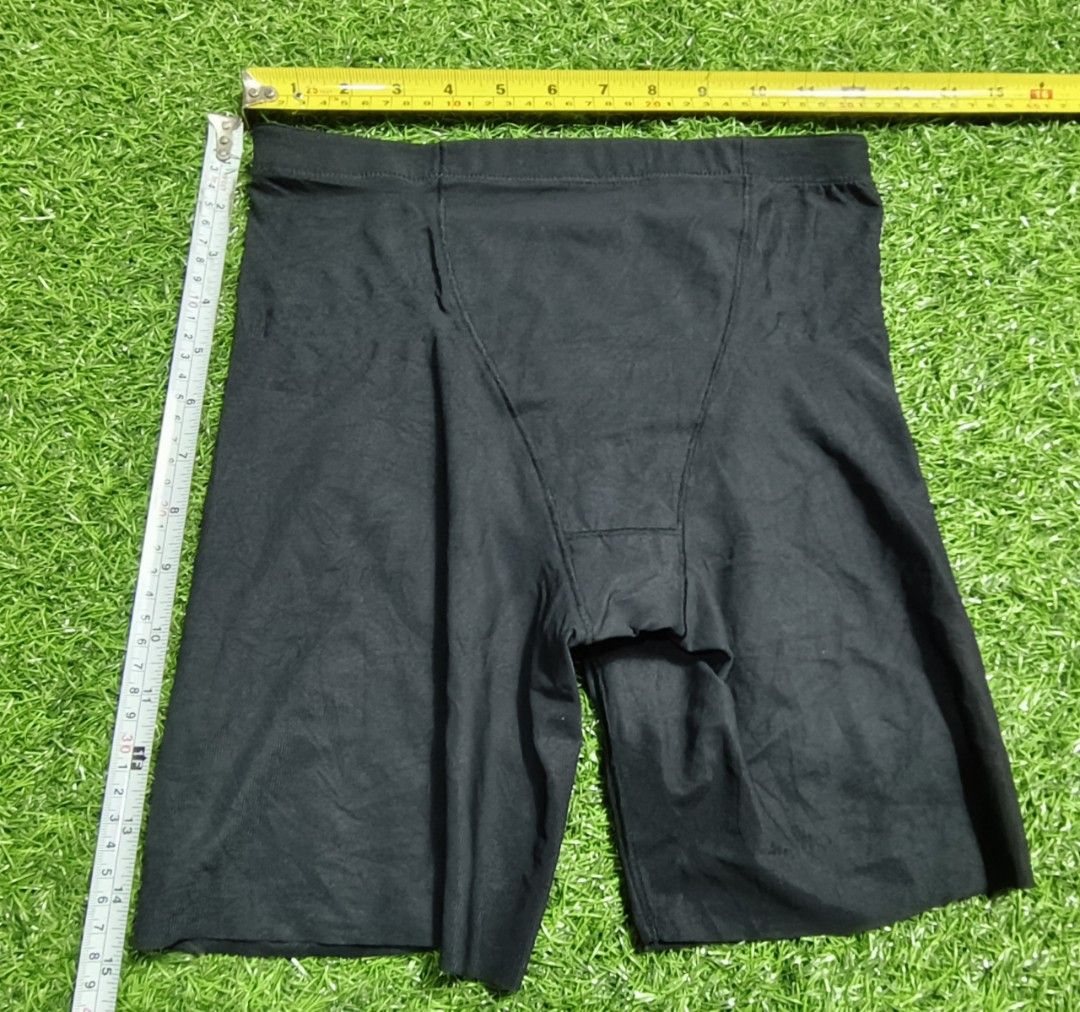 Code : 1039 (Category: New Undergarments & Loungewear) located in Sungai Buloh. Submitted by Zirahh.BndleNightware (Listing ID 1457635007, Image 1). Description: 9/10.