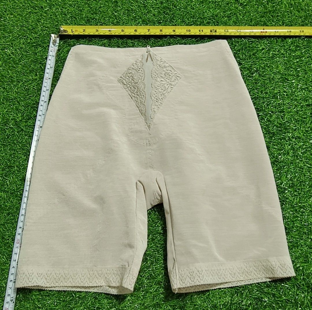 Code : 1044 (Category: New Undergarments & Loungewear) located in Sungai Buloh. Submitted by Zirahh.BndleNightware (Listing ID 1457642211, Image 1). Description: 9/10.