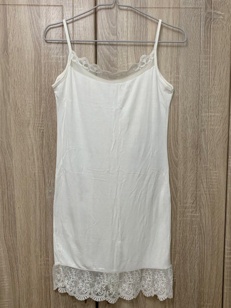 White Cotton Night Dress (Category: Dresses) located in Vigan. Submitted by sweeeeeteclairs (Listing ID 1457622820, Image 1). Description: Small - Medium.