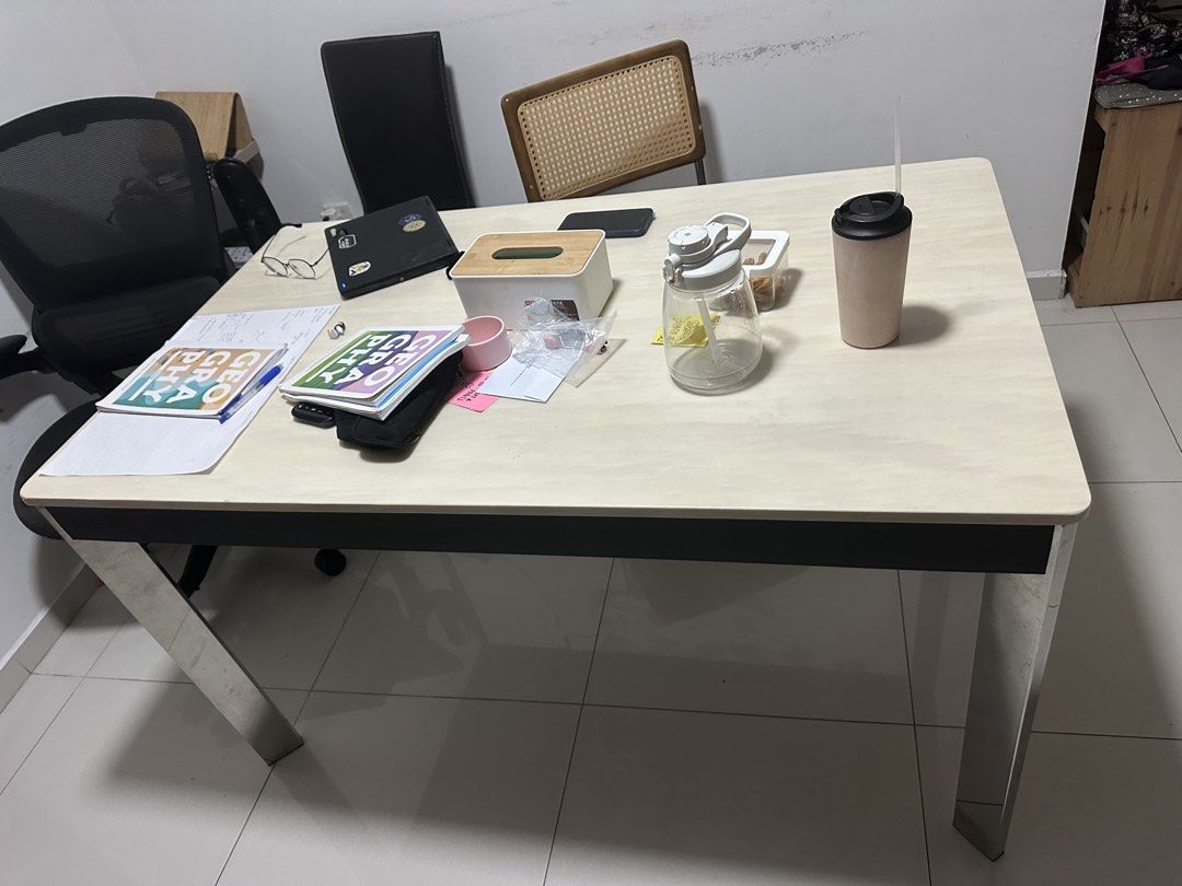 Dining table (Category: Tables & Sets) located in Singapore. Submitted by liewsoonle94993 (Listing ID 1457534524, Image 1). Description: Good condition $180cash & carrier . 135 x 82 x 77 cm .