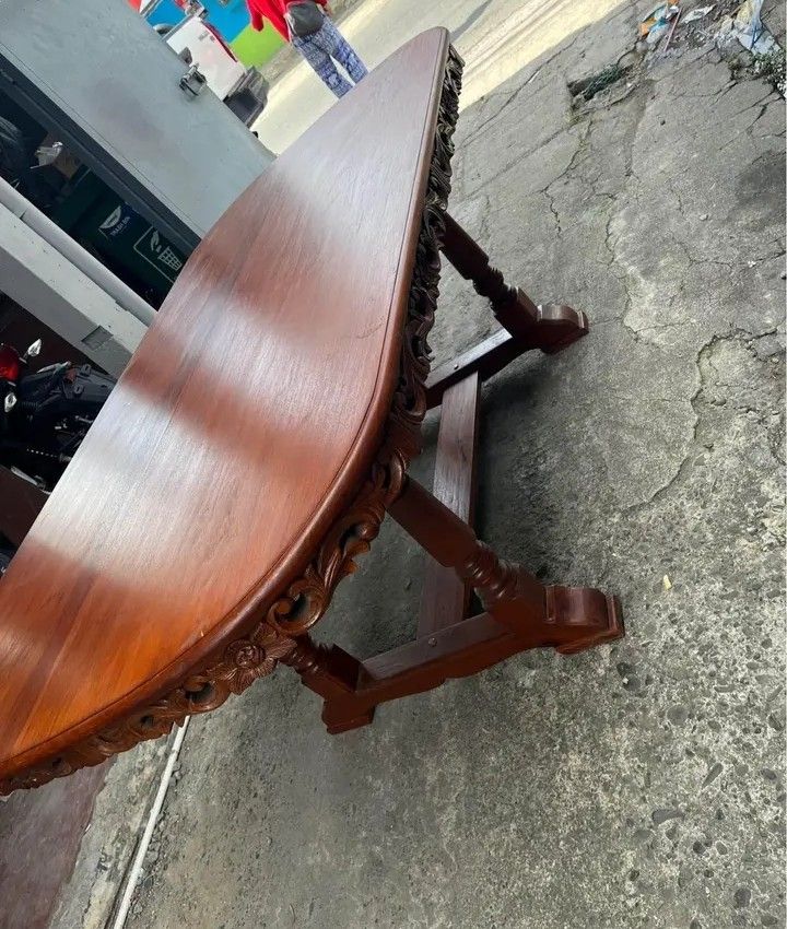 Dining table narra (Category: Tables & Sets) located in Manila. Submitted by carmelites36250 (Listing ID 1457550312, Image 3). Description: #forsale #FurnitureStore Dining table oval type ❤️❤️❤️ Solid narra wood Vintage ✅ Refurbish / Full Restored Ready to use Pick up@shop/ Delivery 🚚🚚🚚 Pm me ☎️☎️☎️☎️ Price-15,500 only slightly nego.