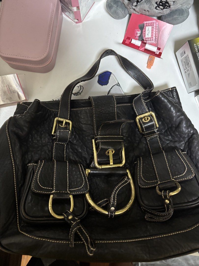 DOLCE & GABBANA Y2K MULTI-POCKET SHOULDER BAG (Category: Luxury Bags & Wallets) located in Cavite. Submitted by karlpicks (Listing ID 1457692731, Image 1). Description: Y2K ARCHIVE GENERATION NO ISSUES SLIGHT NEGO WITH DUST BAG GEN TRI LOCATION LALAMOVE TRANSACTION OR MEETUPS NEARBY BDO GCASH MAYA MARIBANK GOTYME MOP ONLY DM ME.