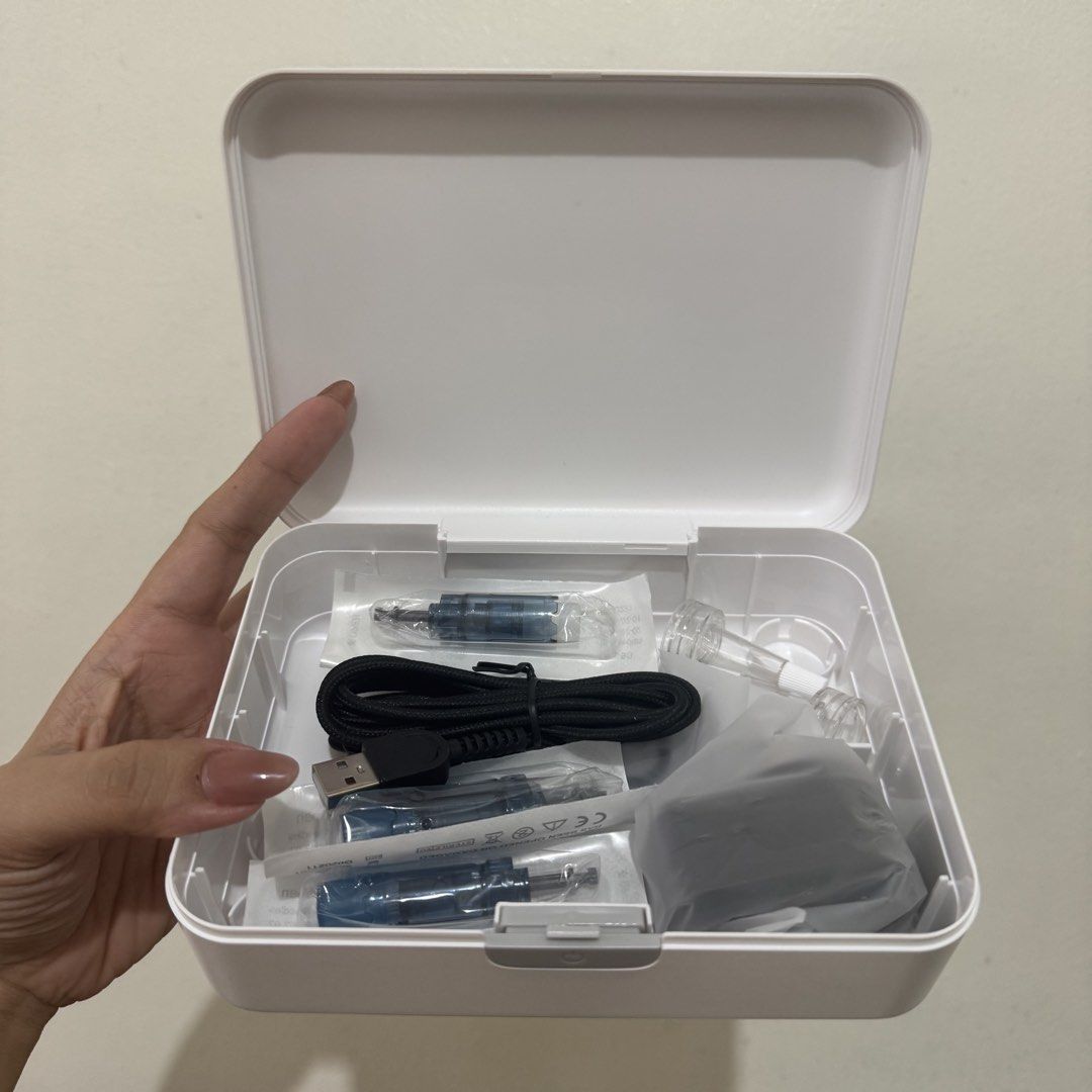 Dr. Pen M8S Auto Microneedle System Wireless Dermapen (Category: Face Care) located in Quezon City. Submitted by kkmps (Listing ID 1457563345, Image 2). Description: - Dr. Pen M8S Wireless Microneedling Pen - Auto microneedle system - Includes: Pen, charger, and multiple needle cartridges - Comes in original, neat packaging - Ideal for enhancing your skincare routine.