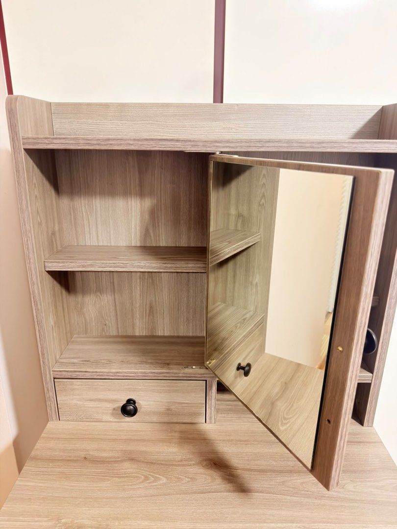 Dressing table (Category: Tables & Sets) located in Singapore. Submitted by acrylicayat.sg (Listing ID 1457571528, Image 3). Description: Compact dressing table Not for fussy buyers In v good condition Self collect Punggol.