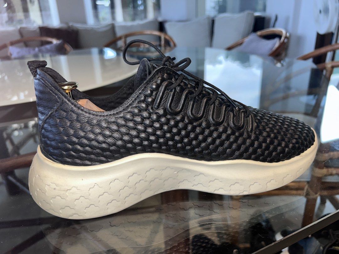 Ecco Men's Therap Sneaker Size 43 / US 10 (Category: Casual Shoes) located in Paranaque City. Submitted by baileybrandon (Listing ID 1457671632, Image 3). Description: -Sold as is - No returns, exchanges, or refunds.