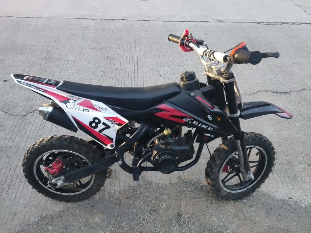 ENDURO #87 FOR KIDS (Category: Motorbikes for Sale) located in Manila. Submitted by itspj0730 (Listing ID 1457552724, Image 3). Description: FOR SALE‼️ ENDURO #87 MOTORCYCLE RIDE ON FOR KIDS 49CC ENGINE DISPLACEMENT: SINGLE CYLINDER, 2-STROKE IGNITIONMODE: PULL START TYPE: RIDE ONS & OUTDOOR PLAY AGE RANGE: 7-11 YEARSOLD LOC: SAN PABLO CITY, LAGUNA RFS: Malaki na po anak namin, sayang po kung nakatambak na lang. Pm po sa mapagusto..