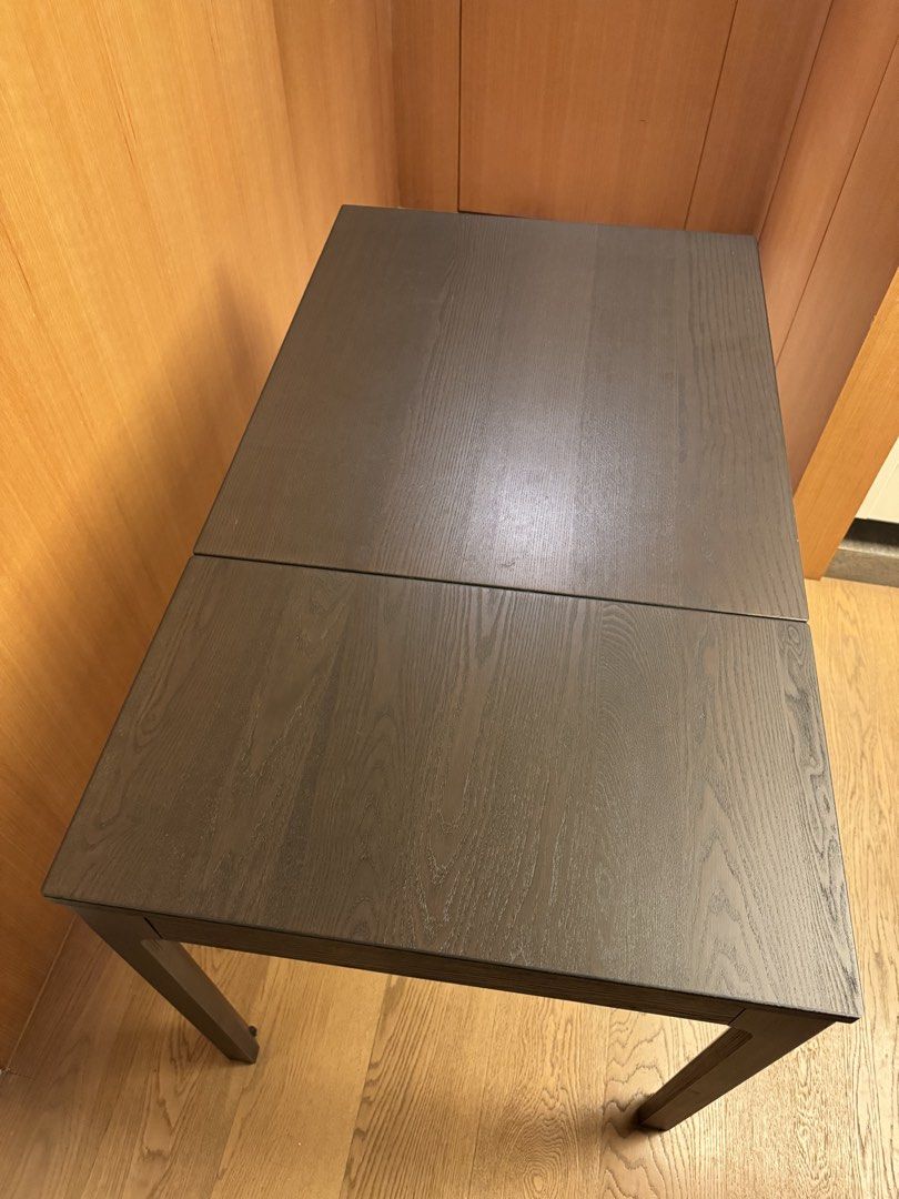 Extendable dining table （分類：桌子）位於 Hong Kong。 由 demive 提交（商品編號 1457679169，圖片 3）。簡介： Extendable dining table, dark wood 80-120L 70W 75H (cm) Pick up in mid levels。
