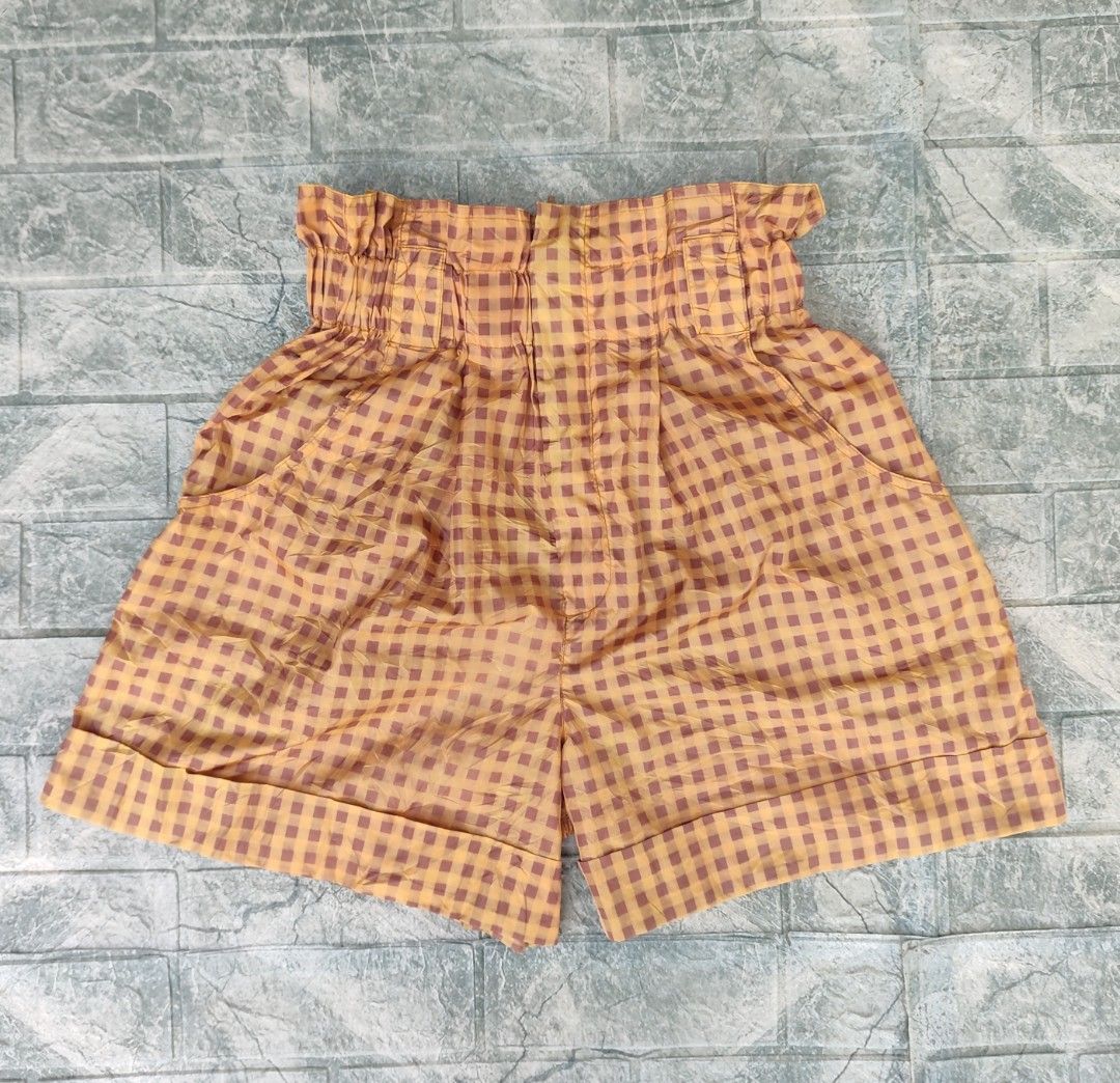 Fendi Gingham Silk Paper Bag Short (Category: Shorts) located in Bayambang. Submitted by mon10192816 (Listing ID 1457645975, Image 1). Description: - Waist 27-32 - Length 17.5 - Fendi shorts - High-waisted design - Comfortable elasticated waistband - Two convenient side pockets - Made in Italy - Size M - Ideal for stylish casual wear.