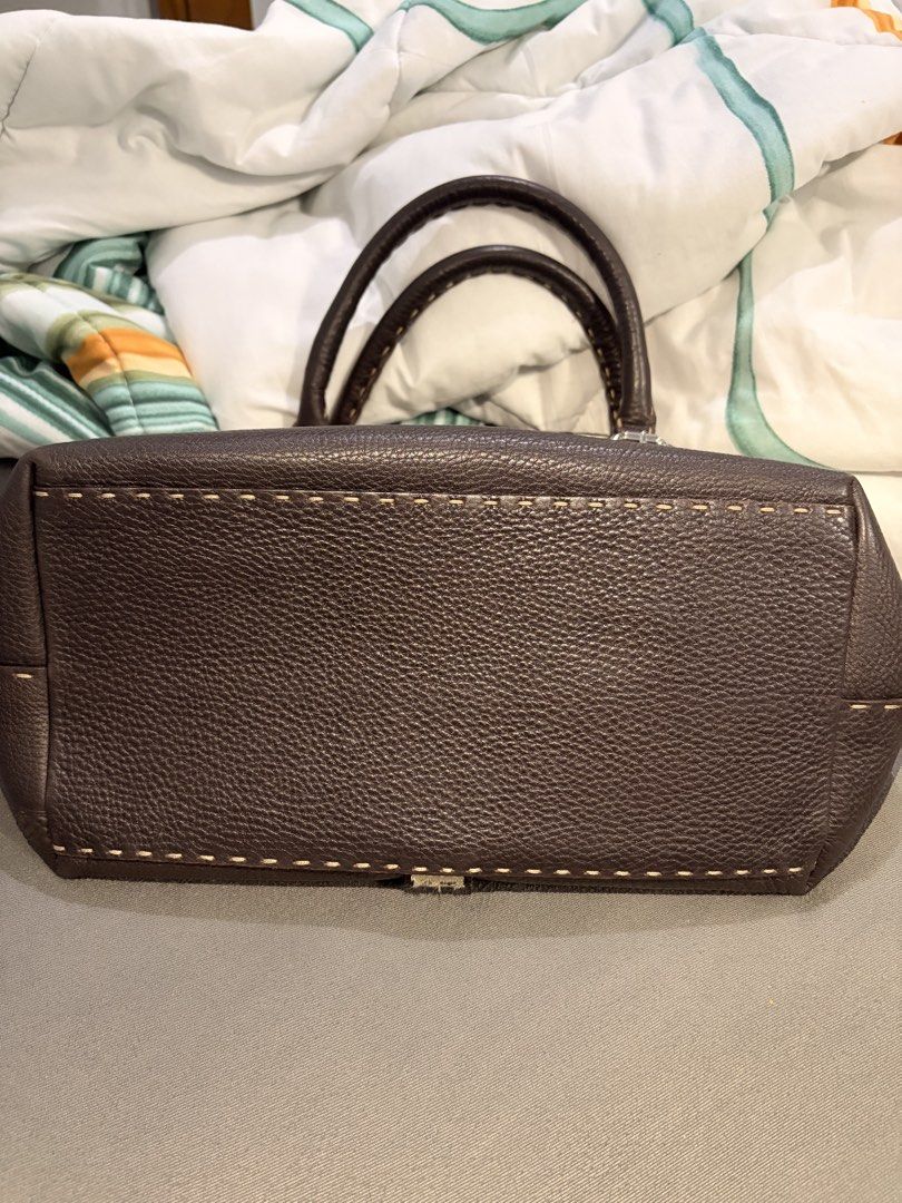 Fendi Selleria Bag (Category: Luxury Bags & Wallets) located in Manila. Submitted by midnightbobel (Listing ID 1457562328, Image 3). Description: .