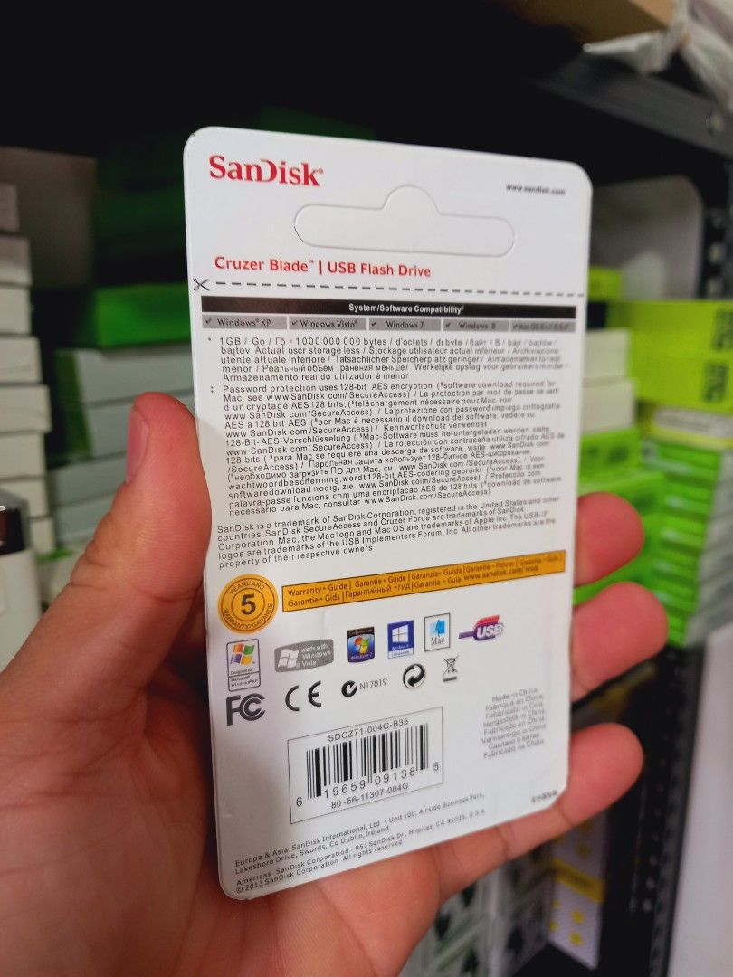 FLASHDRIVE 4GB AND 16GB (Category: Hard Disks & Thumbdrives) located in Pasig City. Submitted by gentle_jerico (Listing ID 1457664168, Image 3). Description: usb / Flashdrive 4gb and 16gb -2.0 - 3.0 Compatible -Brandnew and sealed message me to order. 📩.