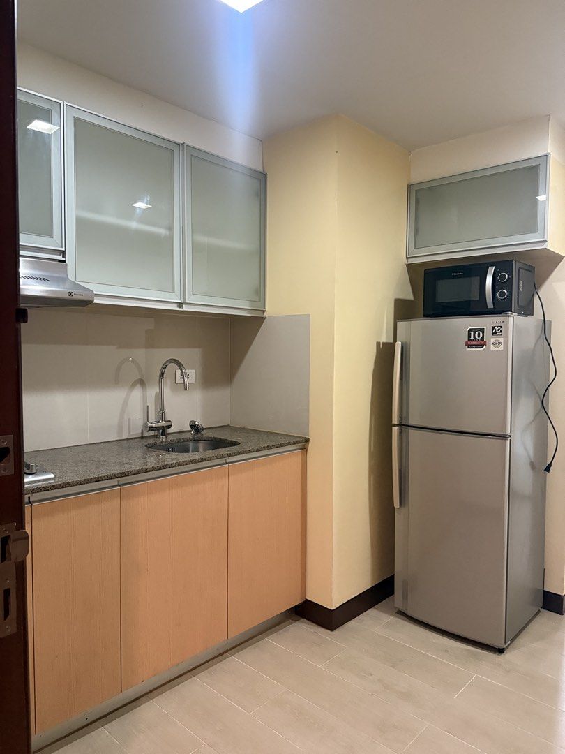 for long term rent only (Category: Apartments & Condos) located in Manila. Submitted by epicfish_d42fd7 (Listing ID 1457614948, Image 1). Description: FOR RENT | Studio – ₱26,000 📍 Two Central | 109 Valero Street, Salcedo Village, Brgy. Bel-Air, Makati City • 40.90 sqm • 31st floor • Fully furnished • No pets allowed • 1-year contract • Terms: 2 months deposit + 2 months advance • Direct clients only (no agents) • Priority: Early move-in 📩 PM f