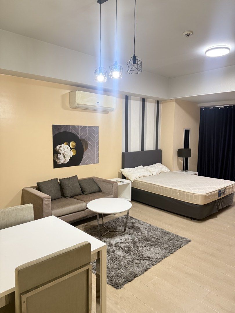 for long term rent only (Category: Apartments & Condos) located in Manila. Submitted by epicfish_d42fd7 (Listing ID 1457614948, Image 2). Description: FOR RENT | Studio – ₱26,000 📍 Two Central | 109 Valero Street, Salcedo Village, Brgy. Bel-Air, Makati City • 40.90 sqm • 31st floor • Fully furnished • No pets allowed • 1-year contract • Terms: 2 months deposit + 2 months advance • Direct clients only (no agents) • Priority: Early move-in 📩 PM f