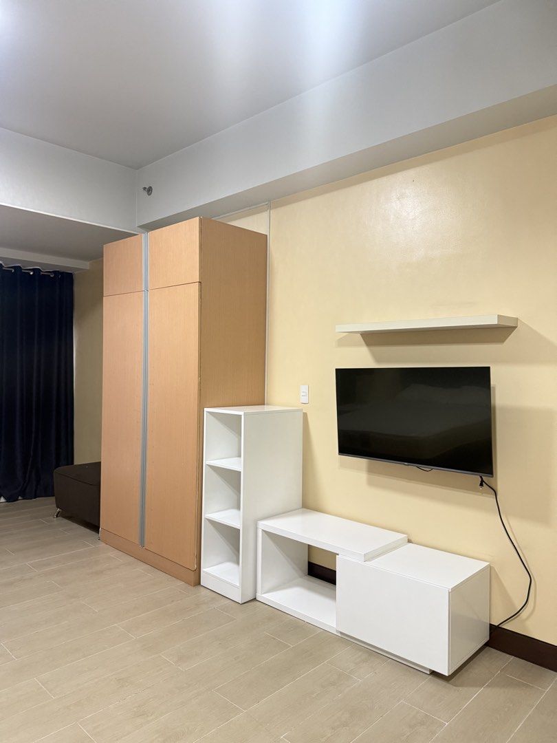 for long term rent only (Category: Apartments & Condos) located in Manila. Submitted by epicfish_d42fd7 (Listing ID 1457614948, Image 3). Description: FOR RENT | Studio – ₱26,000 📍 Two Central | 109 Valero Street, Salcedo Village, Brgy. Bel-Air, Makati City • 40.90 sqm • 31st floor • Fully furnished • No pets allowed • 1-year contract • Terms: 2 months deposit + 2 months advance • Direct clients only (no agents) • Priority: Early move-in 📩 PM f