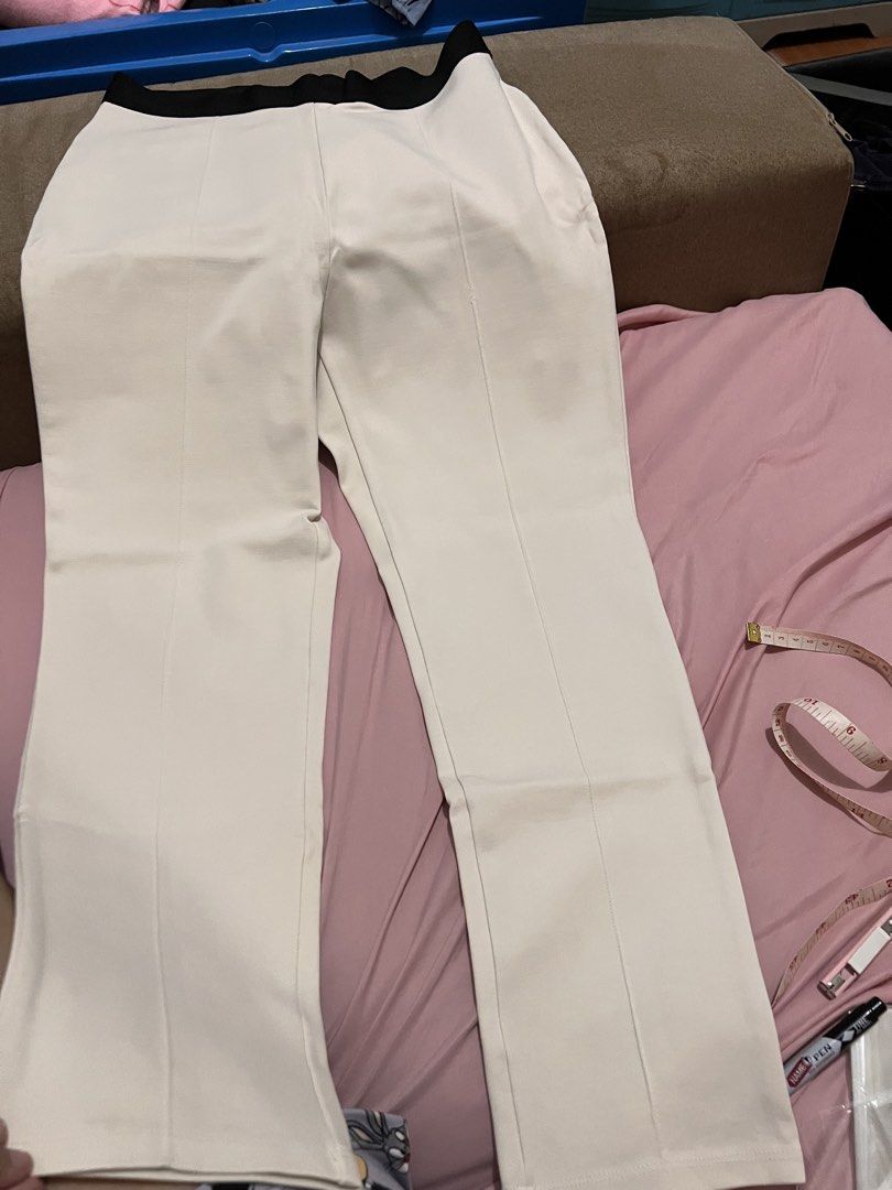 Frenchtoss Legging Pants Size L (Category: Other Bottoms) located in Manila. Submitted by jovalbarez (Listing ID 1457676859, Image 1). Description: RFS: Di na kasya Brand: Frenchtoss Color: Off-white Size: L Length: 34 inch.