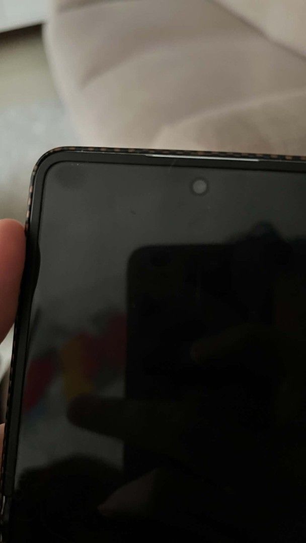 Galaxy Z Flip 7 - Mint - 512gb (Category: Samsung) located in Caloocan City. Submitted by stvgrc (Listing ID 1457541344, Image 3). Description: Issue 1 scratch on the inside screen includes box pitaka case worth 3k original cable.