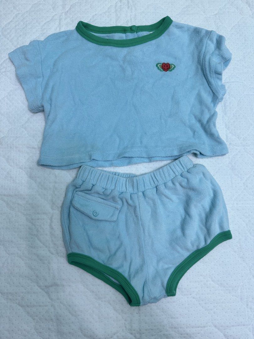 Gingersnaps set 12M (Category: Babies & Kids Fashion) located in General Trias. Submitted by declutter_manilaaa (Listing ID 1457644986, Image 2). Description: ₱320 per set.