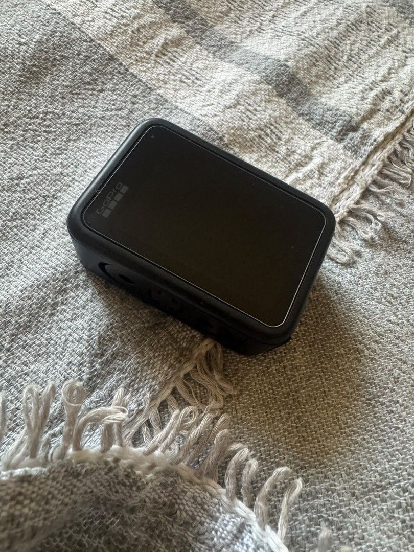 GoPro HERO10 Black Action Camera (Category: Cameras) located in Pasig City. Submitted by coolturtle.50f727 (Listing ID 1457525029, Image 2). Description: 🎥 FOR SALE GoPro 10 PHP 10,000 [FIRM] Specs · Video: 5.3K60 / 4K120 / 2.7K240 · Photo: 23MP · Stabilization: HyperSmooth 4.0 · Waterproof: 10m without case · Front + Rear screens for easy framing · GP2 processor for faster performance · Wi-Fi + Bluetooth for quick transfers Condition · Mint, ze