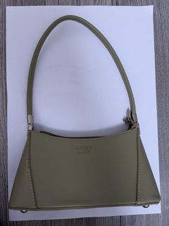 （分類：）位於 。 由 veeeeeena 提交（商品編號 1457570490，圖片 1）。簡介： 。