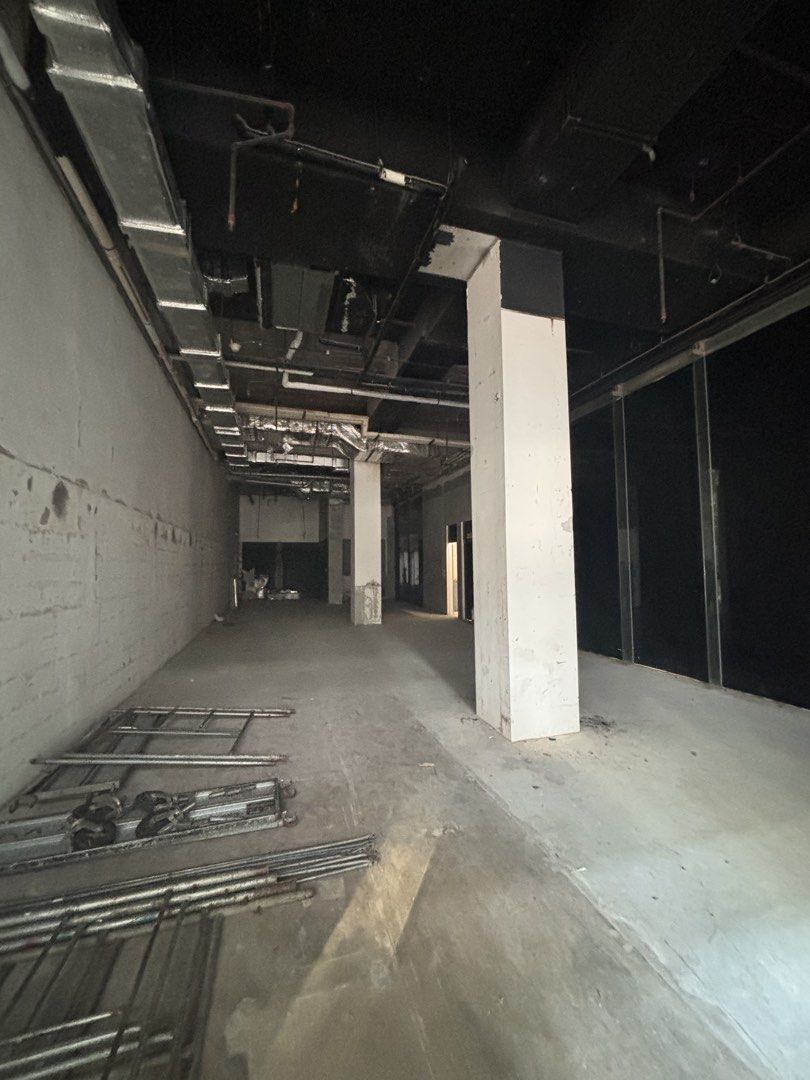 Ground Floor Commercial Space for Lease (Category: Commercial) located in Makati City. Submitted by denoy40 (Listing ID 1457656071, Image 3). Description: FOR LEASE – Ground Floor Commercial Space Bonifacio Global City, Taguig 📐 Floor Area: 206 sq.m. 🏗️ Unit Condition: Standard Bare Shell 💰 Rental Rate: ₱3,200/sq.m. + 12% VAT + ₱200/sq.m. CUSA Perfect for: Fine dining and casual restaurants (no heavy cooking allowed for building safety) Lease 