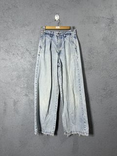 (Category: ) located in . Submitted by basicthrifted (Listing ID 1457568551, Image 1). Description: .