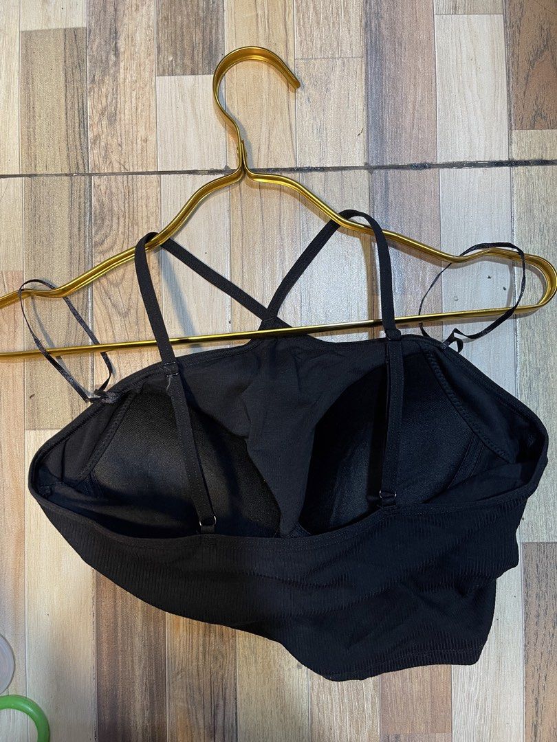 Gu padded halter (black-to L) (Category: Others Tops) located in Baguio. Submitted by affordaprice_2600baguio (Listing ID 1457576738, Image 2). Description: .