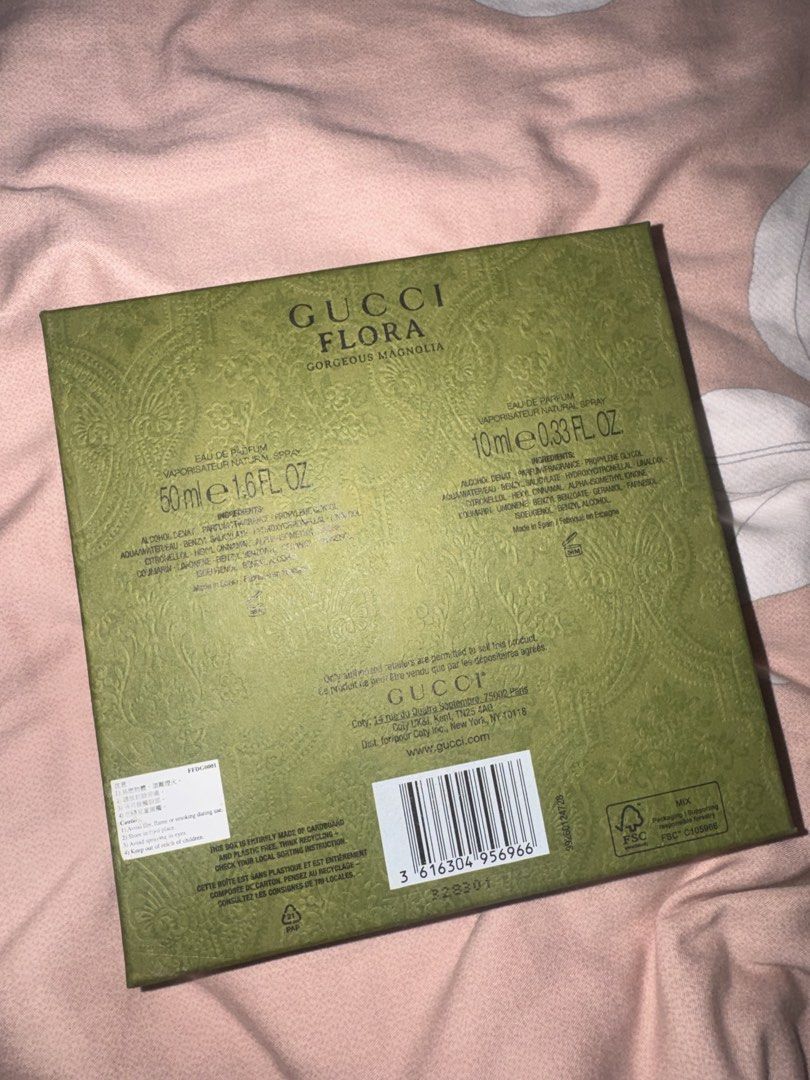 Gucci Flora Gorgeous Magnolia Eau de Parfum Gift Set （分類：健康及美容 - 香水＆香體噴霧）位於 Hong Kong。 由 karinlok 提交（商品編號 1457610467，圖片 3）。簡介： Gucci Flora Gorgeous Magnolia gift set. Includes 50ml Eau de Parfum and 10ml travel spray. Beautiful floral packaging. Great for gifting or personal use. Bought recently.。