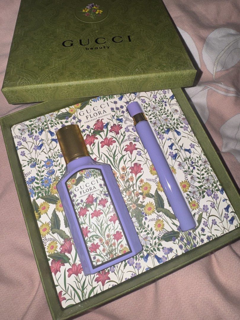 Gucci Flora Gorgeous Magnolia Eau de Parfum Gift Set （分類：健康及美容 - 香水＆香體噴霧）位於 Hong Kong。 由 karinlok 提交（商品編號 1457610467，圖片 2）。簡介： Gucci Flora Gorgeous Magnolia gift set. Includes 50ml Eau de Parfum and 10ml travel spray. Beautiful floral packaging. Great for gifting or personal use. Bought recently.。