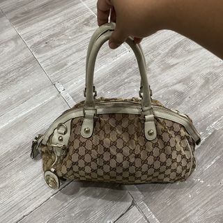 (Category: ) located in . Submitted by .dresshttps (Listing ID 1457578968, Image 1). Description: .