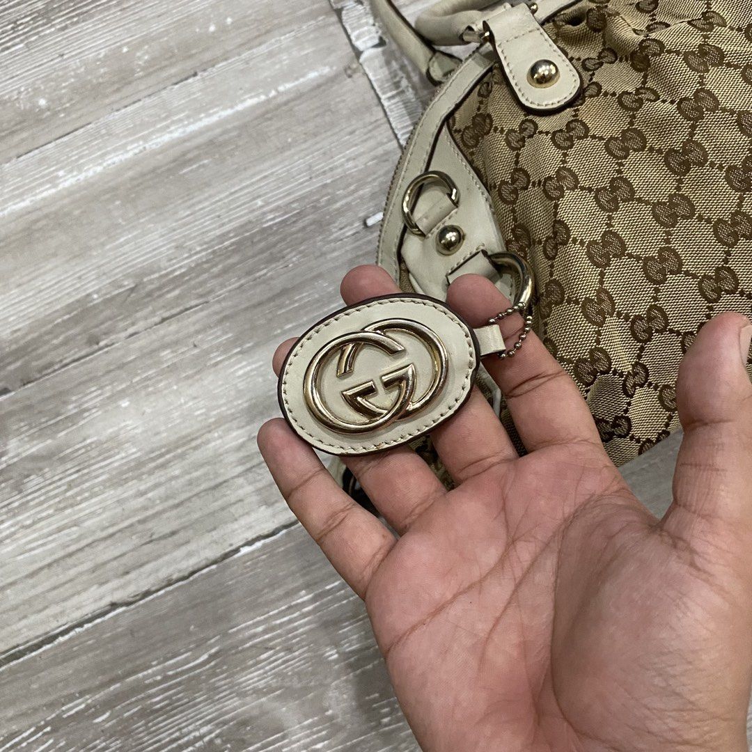 Gucci Sukey Boston (Authentic) (Category: Luxury Bags & Wallets) located in Batad. Submitted by .dresshttps (Listing ID 1457578968, Image 2). Description: Rank A/B Sign of used No major flaws.