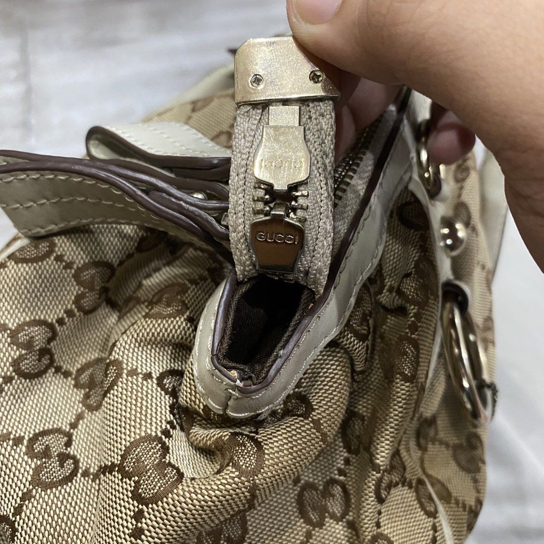 Gucci Sukey Boston (Authentic) (Category: Luxury Bags & Wallets) located in Batad. Submitted by .dresshttps (Listing ID 1457578968, Image 3). Description: Rank A/B Sign of used No major flaws.