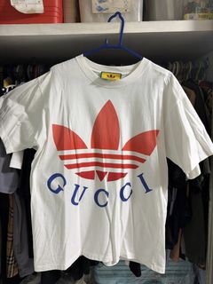 (Category: ) located in . Submitted by wardrobeclearout_sg (Listing ID 1457681932, Image 1). Description: .
