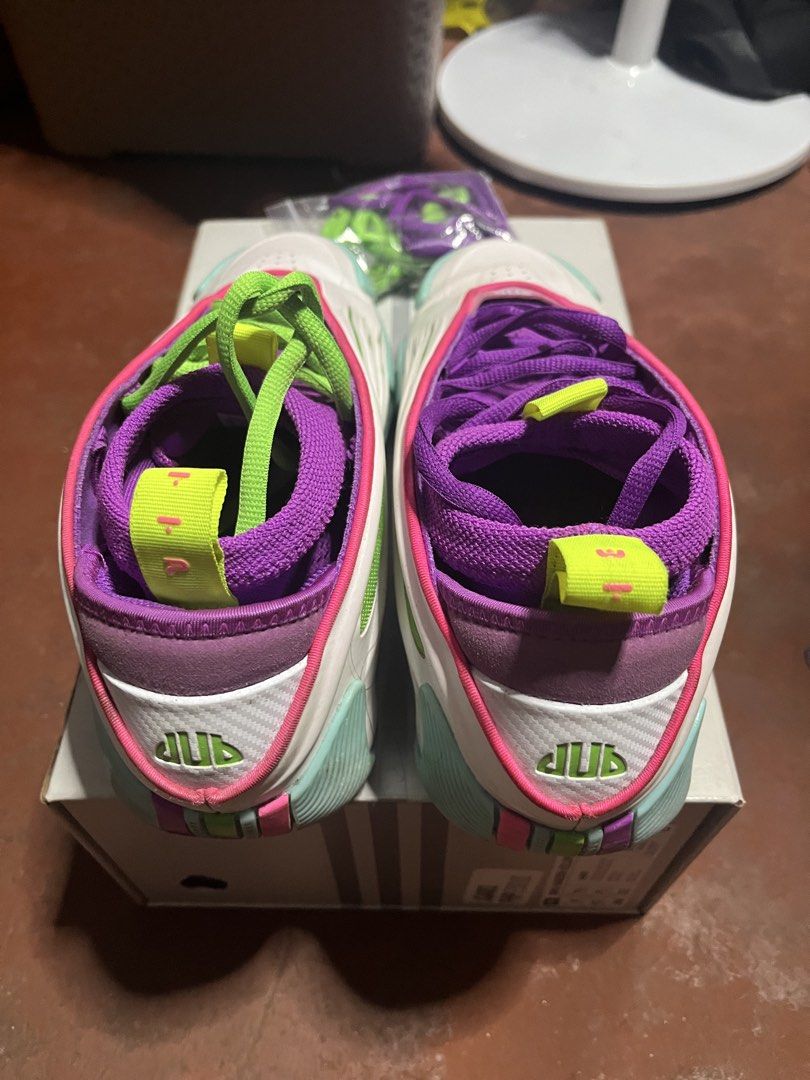Harden Vol 9 (Category: Sneakers) located in Baguio. Submitted by turonnn (Listing ID 1457645089, Image 2). Description: only used in indoor courts extra laces.