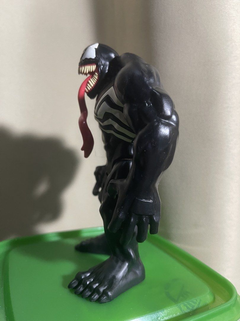 Hasbro Venom Action Figure Toy Marvel (Category: Figurines & Statues) located in Caloocan City. Submitted by thegardner (Listing ID 1457633165, Image 2). Description: WYSIWYG 13 cm slight discoloration and scratches due to age loc: caloocan south (malapit sa monumento) mop: gcash only, pay first basis mod: lalamove, shipping fee will be paid by the buyer.