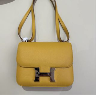 （分類：）位於 。 由 bellize.luxury 提交（商品編號 1457604640，圖片 1）。簡介： 。