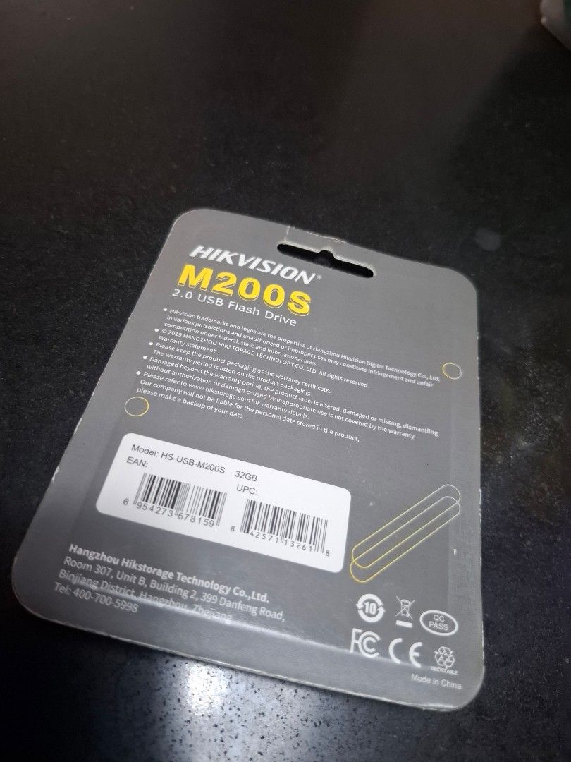 Hikvision M200S 32GB USB 2.0 Flash Drive (Category: Hard Disks & Thumbdrives) located in Quezon City. Submitted by cloverleaf09 (Listing ID 1457561089, Image 2). Description: - Hikvision M200S 32GB USB 2.0 Flash Drive - Brand new, sealed in original packaging - Ideal for storing and transferring files - Compact and portable design.