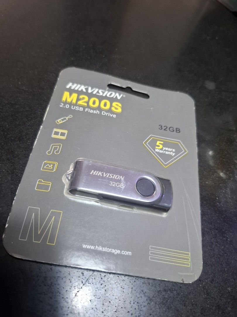 Hikvision M200S 32GB USB 2.0 Flash Drive (Category: Hard Disks & Thumbdrives) located in Quezon City. Submitted by cloverleaf09 (Listing ID 1457561089, Image 1). Description: - Hikvision M200S 32GB USB 2.0 Flash Drive - Brand new, sealed in original packaging - Ideal for storing and transferring files - Compact and portable design.