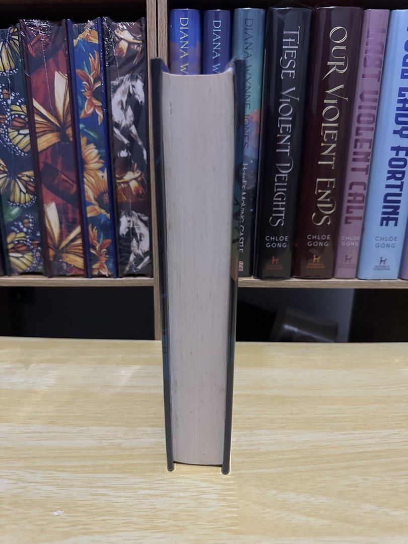 Holly - Stephen King (Used HB) (Category: Storybooks) located in Mabalacat. Submitted by midnightreader11 (Listing ID 1457585126, Image 2). Description: .