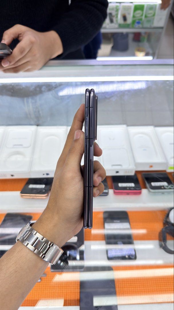Honor Magic V2 FU NTC 512gb/16gb (Category: Android Others) located in Manila. Submitted by carimgadgets (Listing ID 1457640279, Image 2). Description: .