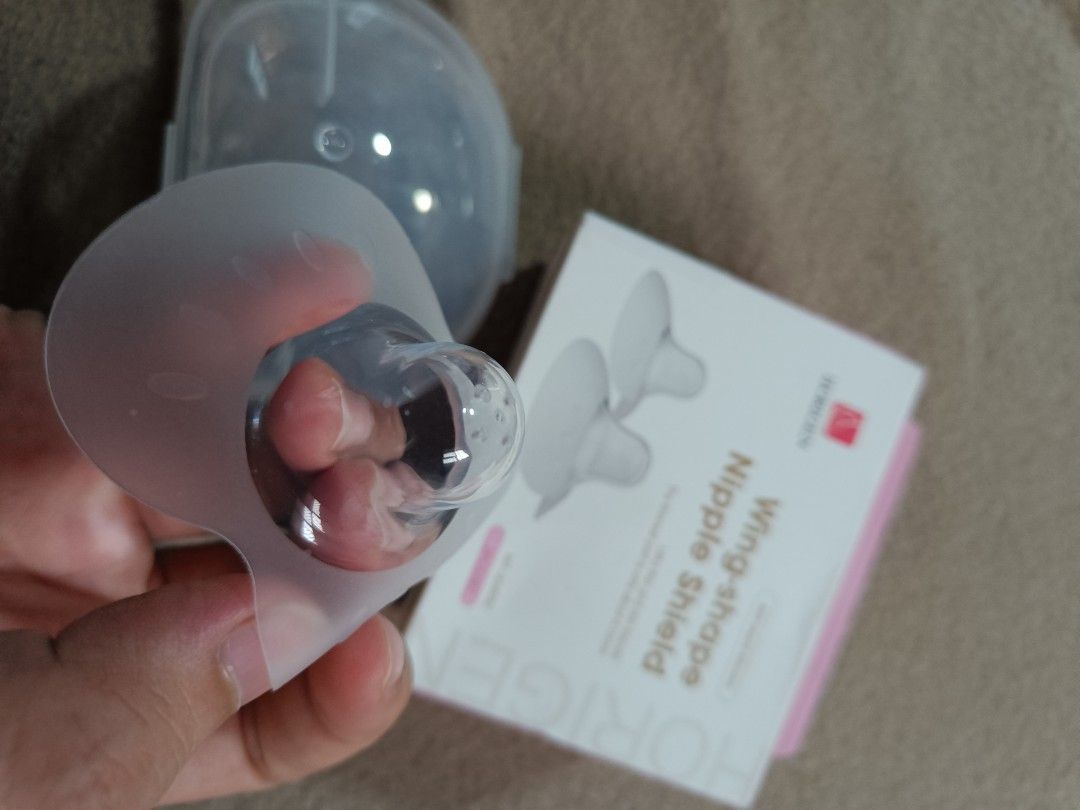 Horigen Wing-shape Nipple Shield Breastfeeding Aid (Category: Breastfeeding & Bottle Feeding) located in Orani. Submitted by mbfb_btn (Listing ID 1457614282, Image 2). Description: - Horigen Wing-Shape Nipple Shields - Made of soft silicone - SIZE LARGE (16-20mm) - Helps with breastfeeding comfort - Comes with a protective case - Easy to use and clean - Designed for moms.