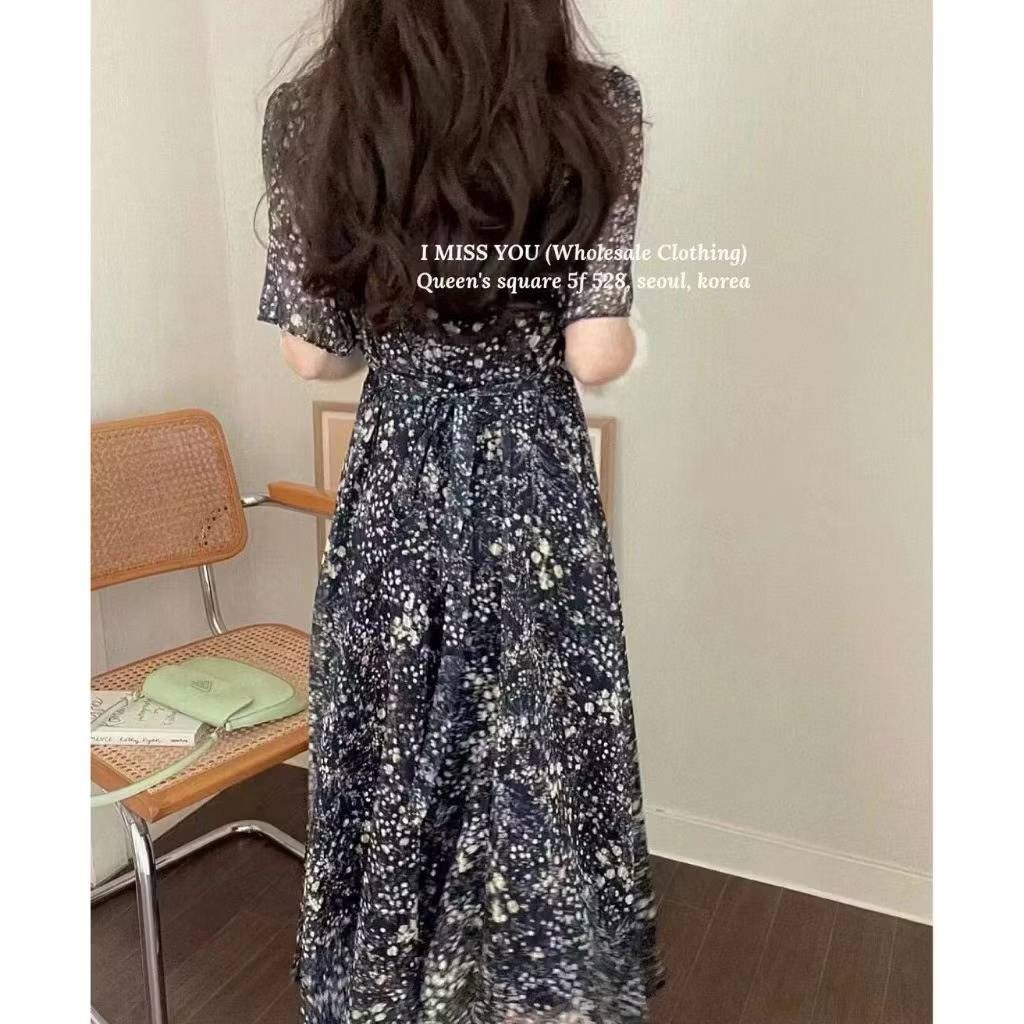 由 singmoon (刊登 ID 1457565178，圖片 2) 提交，位於 台南市 (Tainan) 的 正韓I Miss You浪漫碎花方領短袖雪紡長洋裝 / IMY / 衣服日記 (類別：洋裝)，說明：正韓I Miss You浪漫碎花方領短袖雪紡長洋裝 黑色，F碼，平量肩38、胸49、腰42、長122cm。 近全新轉賣價1380元。 台南火車站後站、成大附近、7-11東森店皆可面交。 也可 麥 或 變 免運(網址在下方"交貨運送"欄位)，意者聊聊。 。